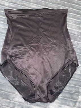 High-Waist Shaping Briefs — Black Sculpting Brief